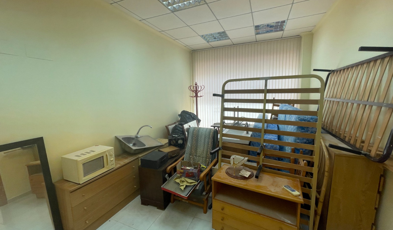 Resale - Commercial Unit - Guardamar del Segura