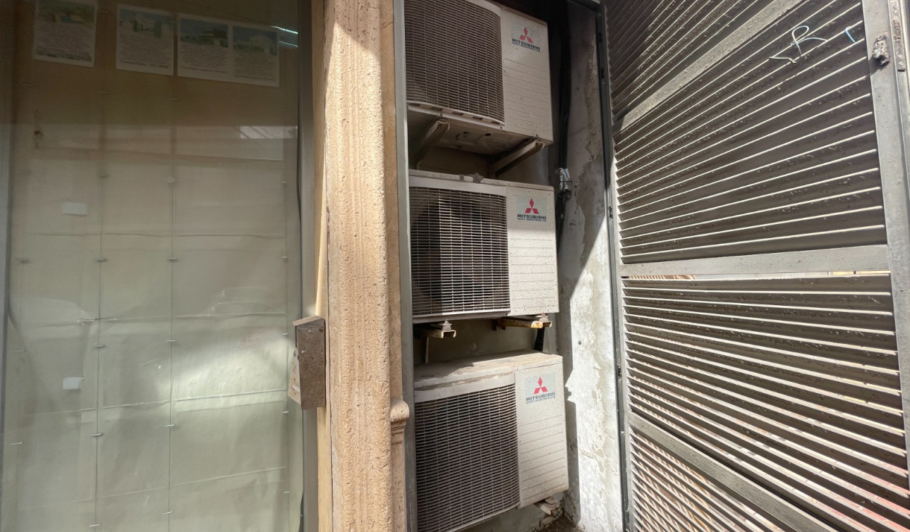 Resale - Commercial Unit - Guardamar del Segura