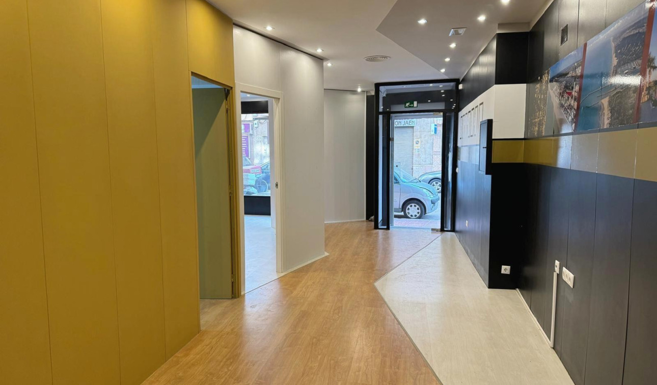 Resale - Commercial Unit - Guardamar del Segura