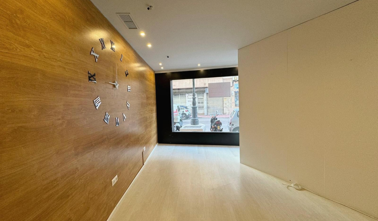 Resale - Commercial Unit - Guardamar del Segura