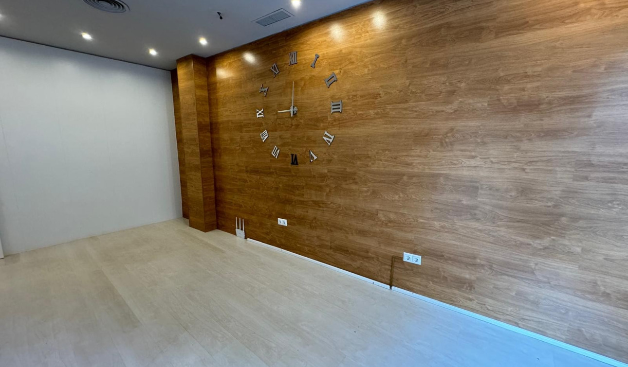 Resale - Commercial Unit - Guardamar del Segura