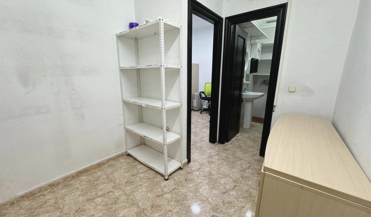 Resale - Commercial Unit - Guardamar del Segura