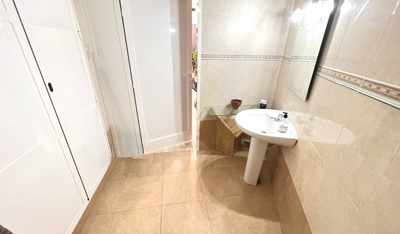 Resale - Commercial Unit - Guardamar del Segura