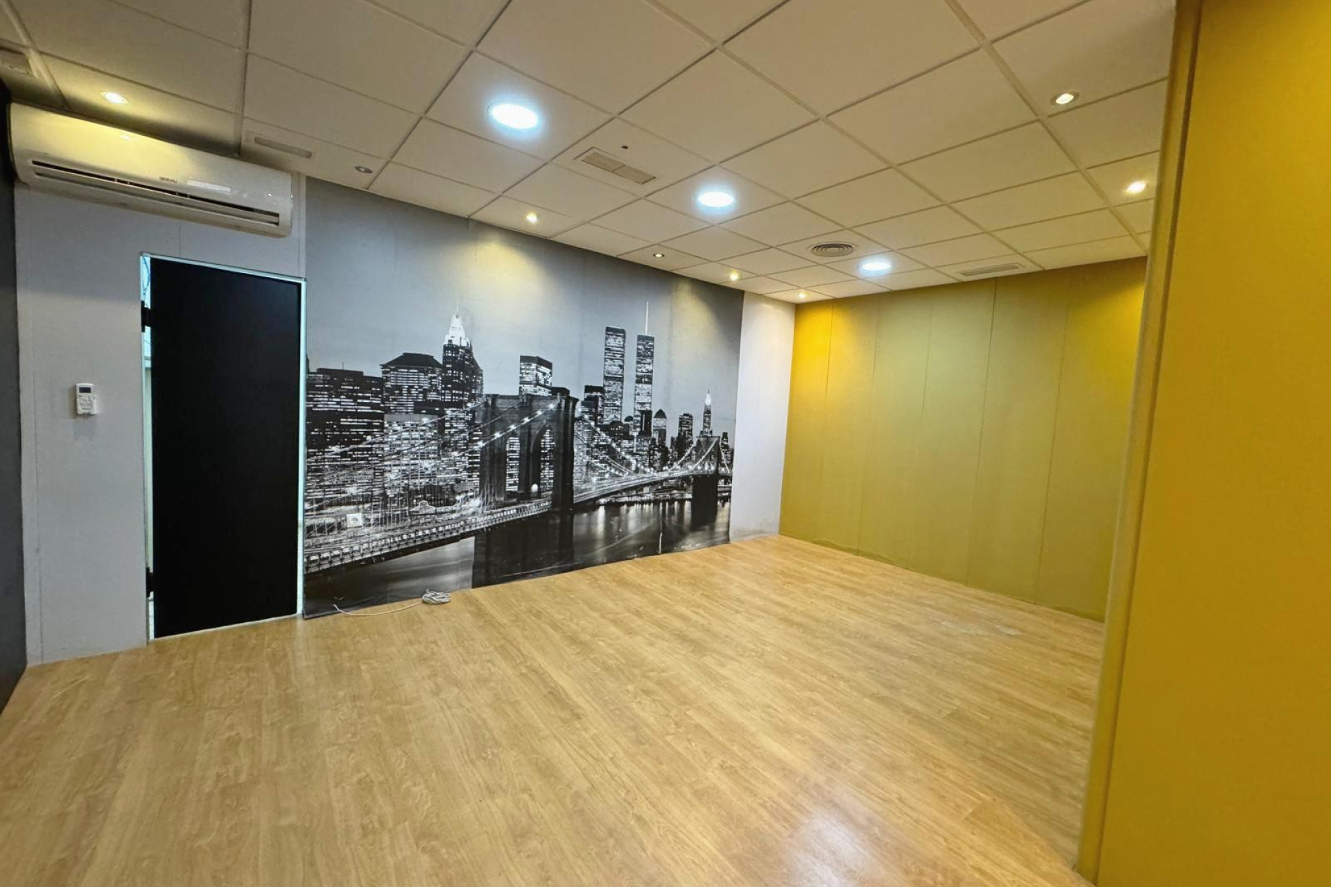 Resale - Commercial Unit - Guardamar del Segura