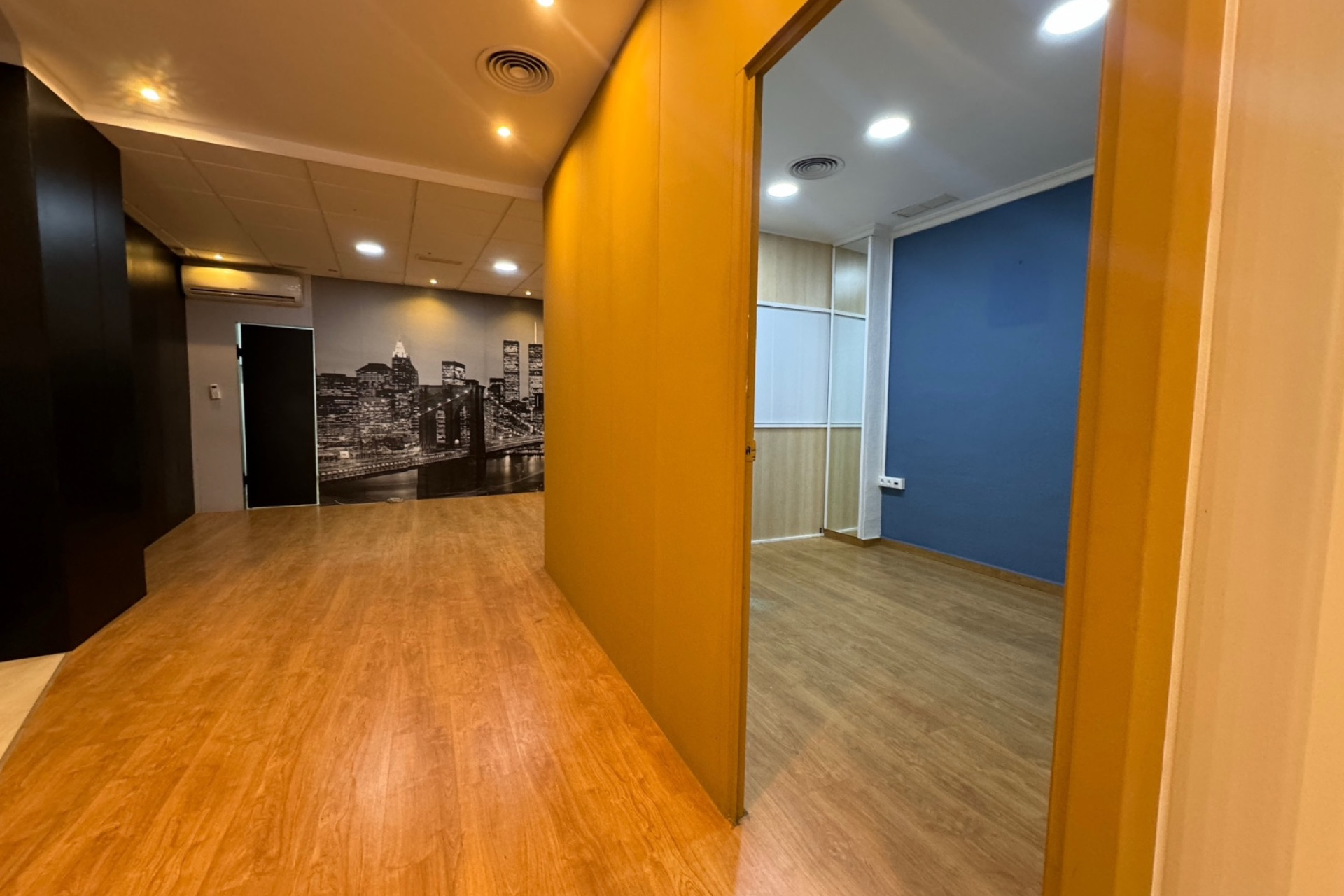 Resale - Commercial Unit - Guardamar del Segura