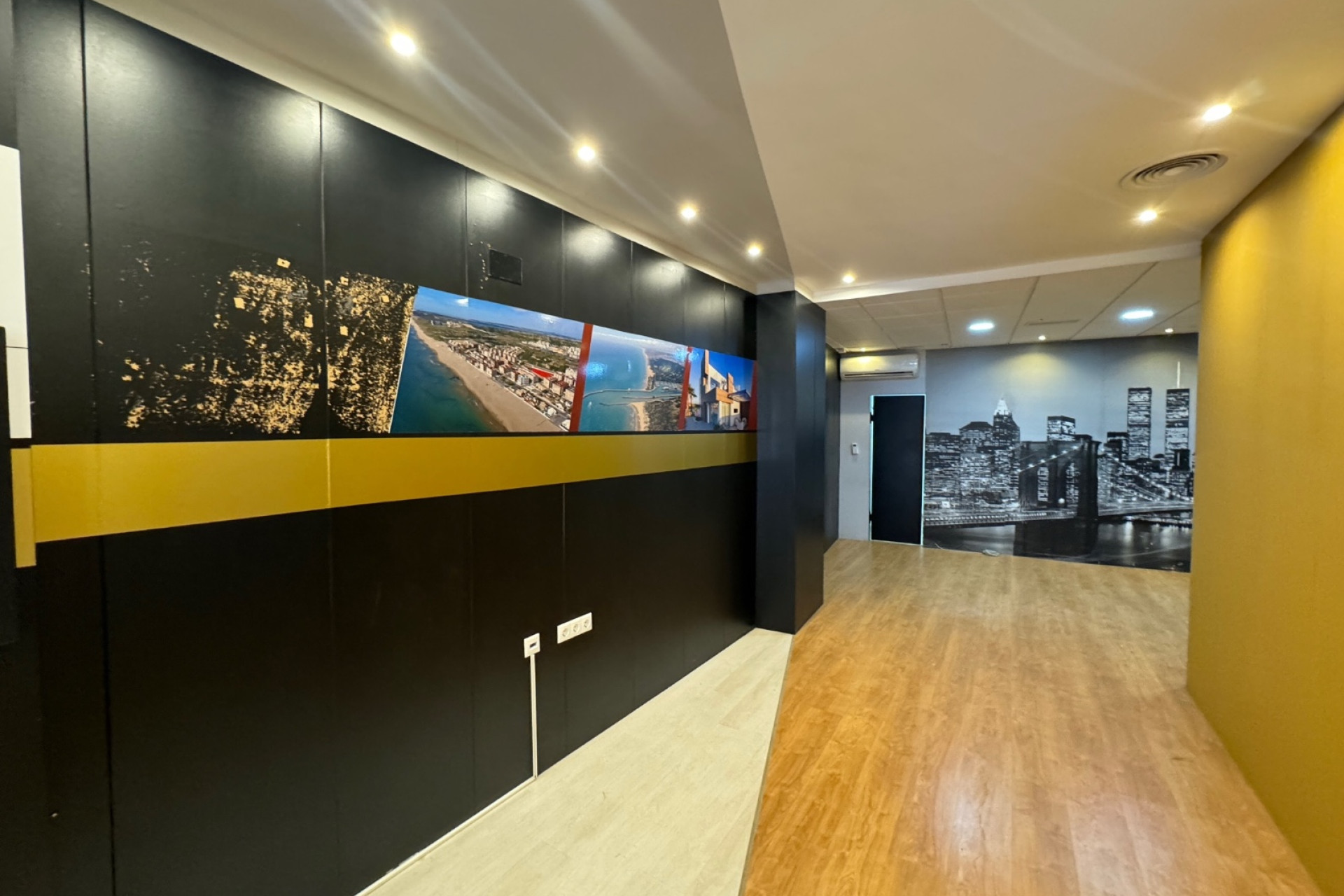 Resale - Commercial Unit - Guardamar del Segura