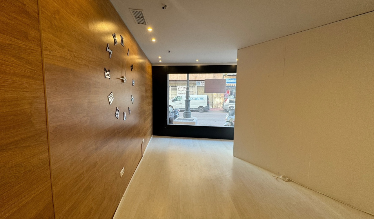 Resale - Commercial Unit - Guardamar del Segura