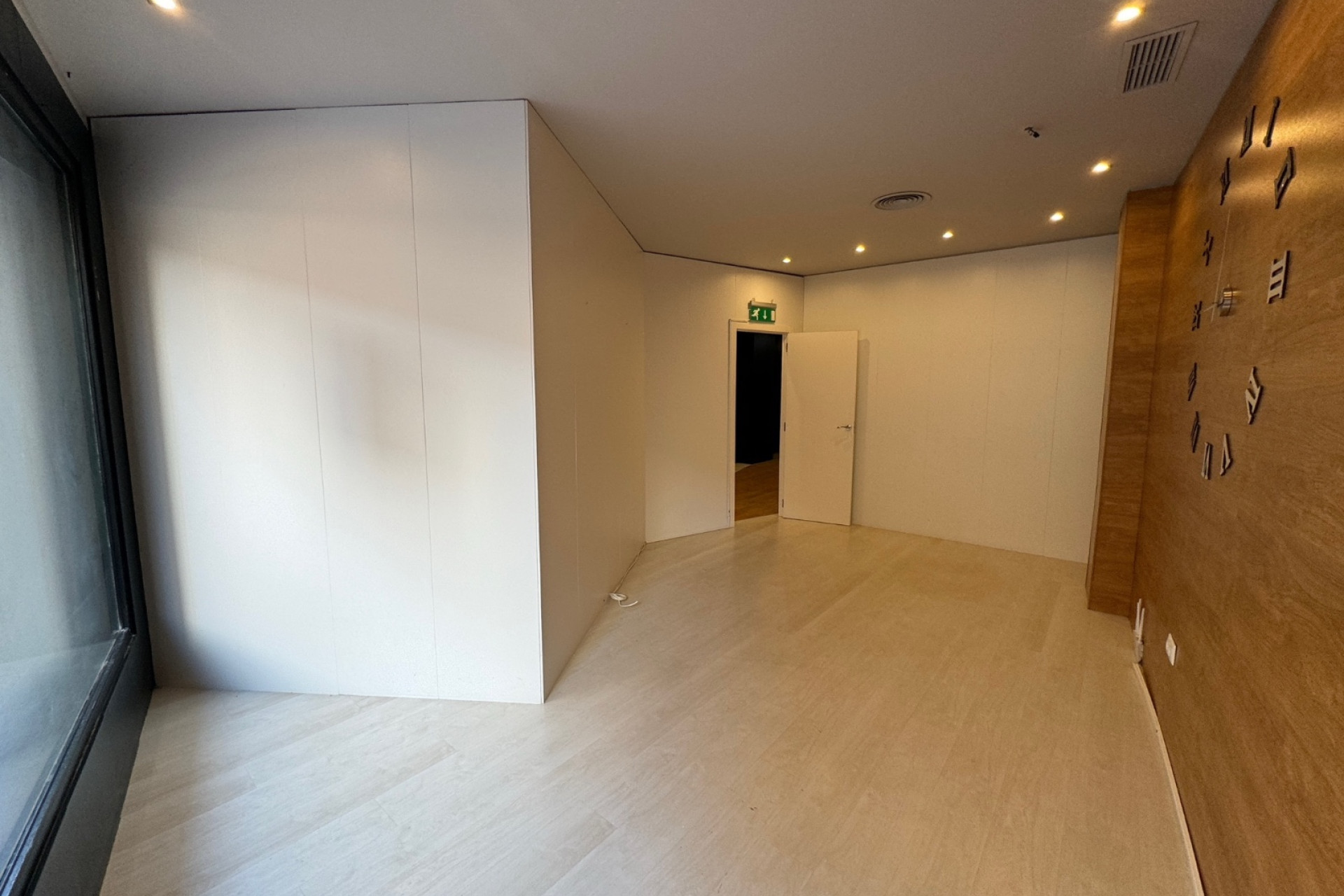 Resale - Commercial Unit - Guardamar del Segura