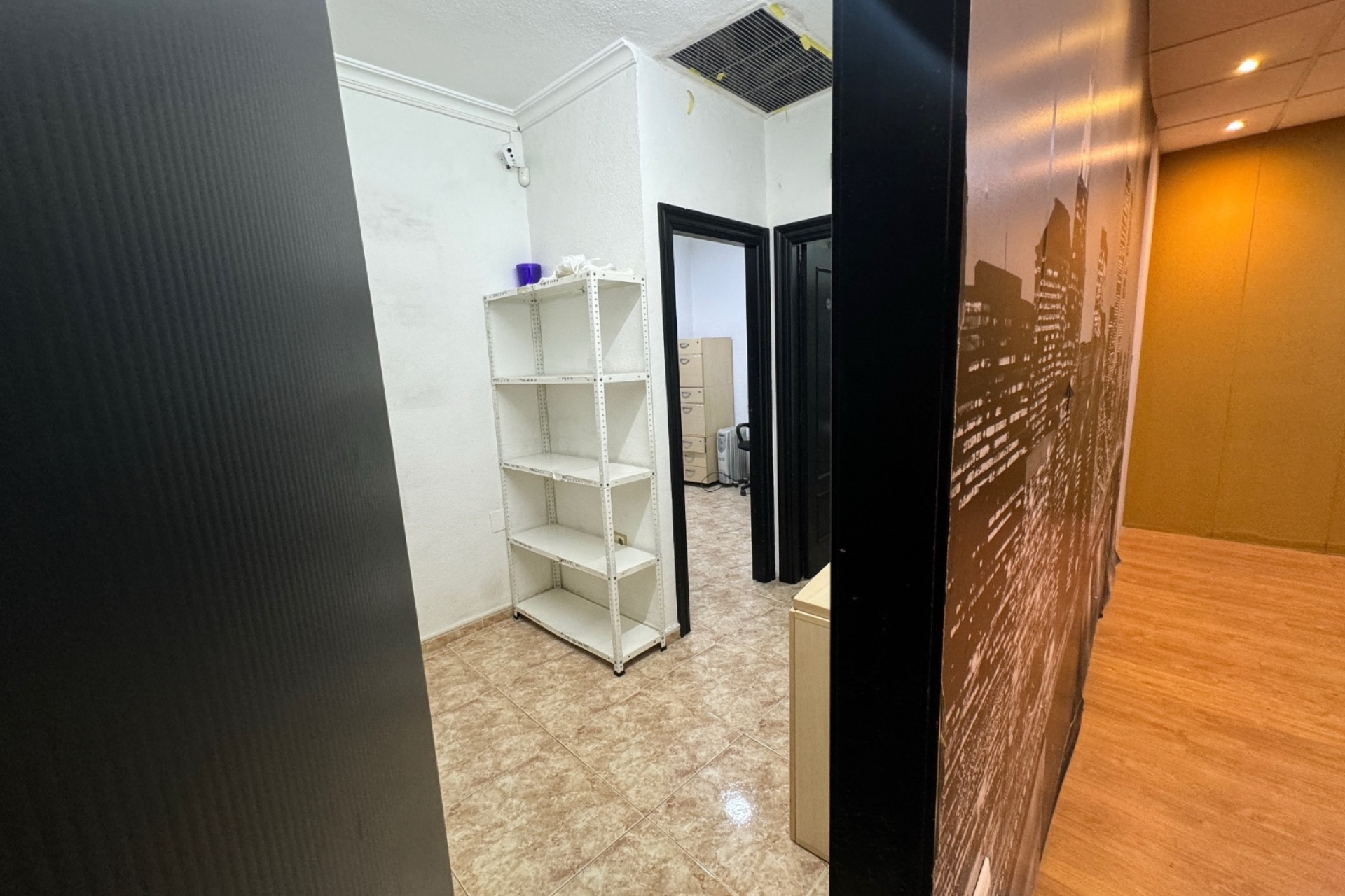 Resale - Commercial Unit - Guardamar del Segura