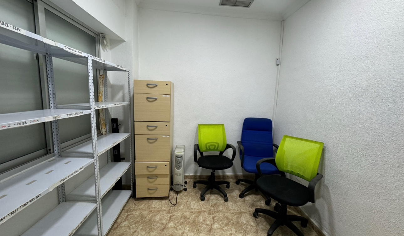 Resale - Commercial Unit - Guardamar del Segura