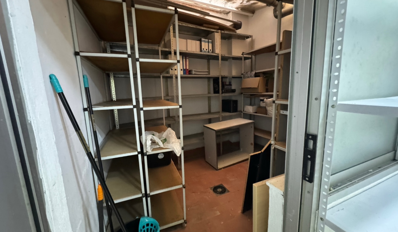 Resale - Commercial Unit - Guardamar del Segura