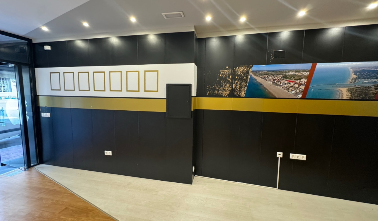 Resale - Commercial Unit - Guardamar del Segura