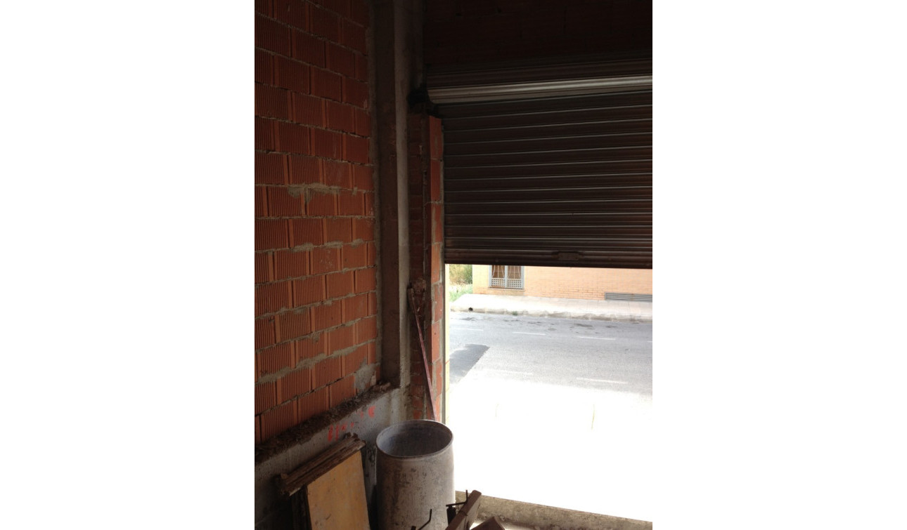 Resale - Commercial Unit - Los Montesinos