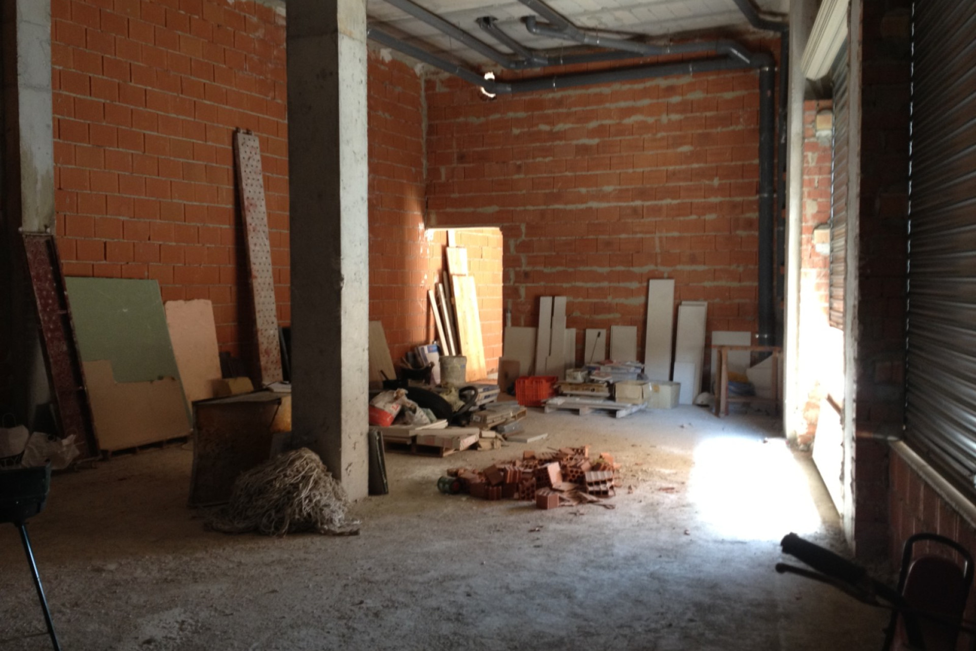 Resale - Commercial Unit - Los Montesinos