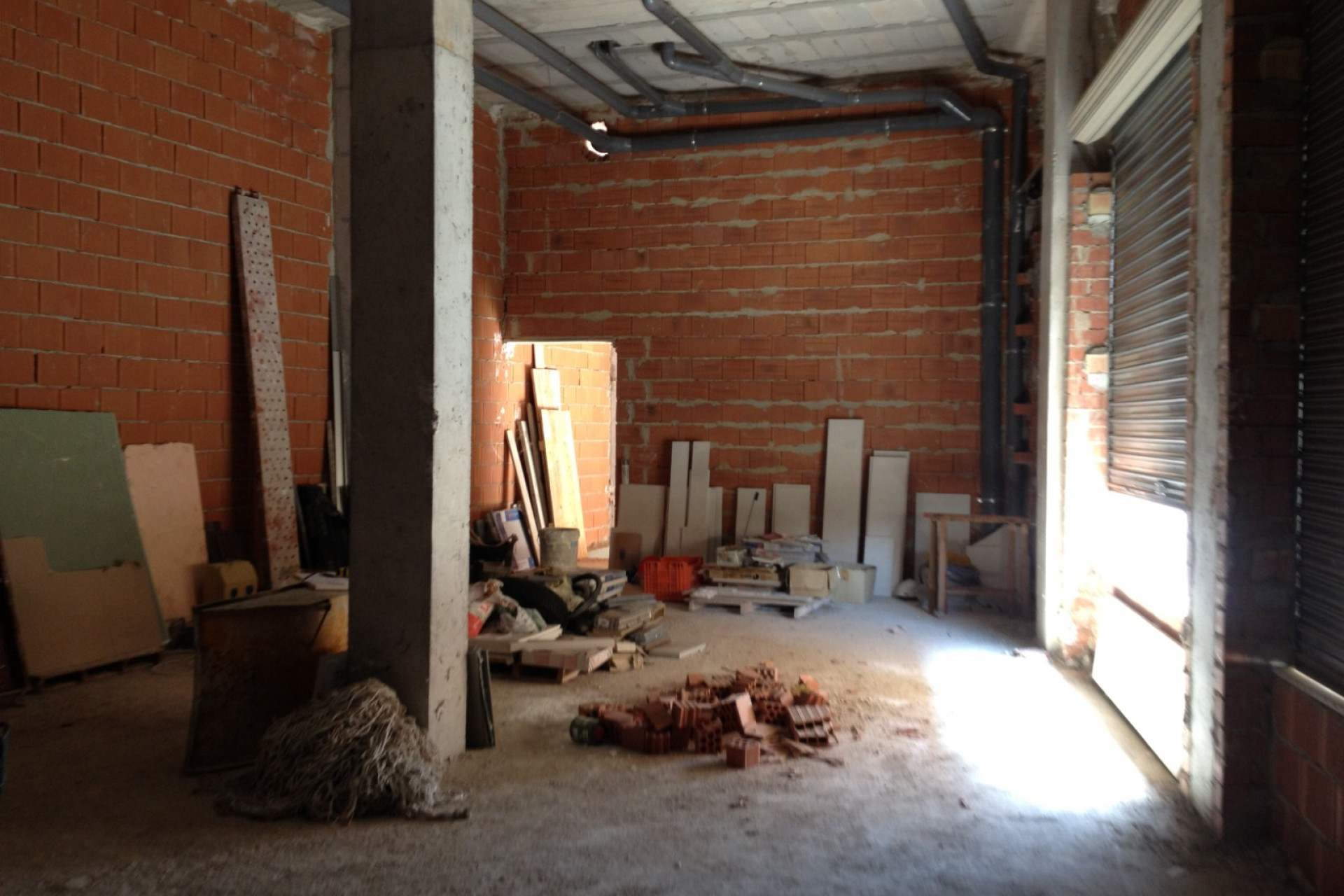 Resale - Commercial Unit - Los Montesinos