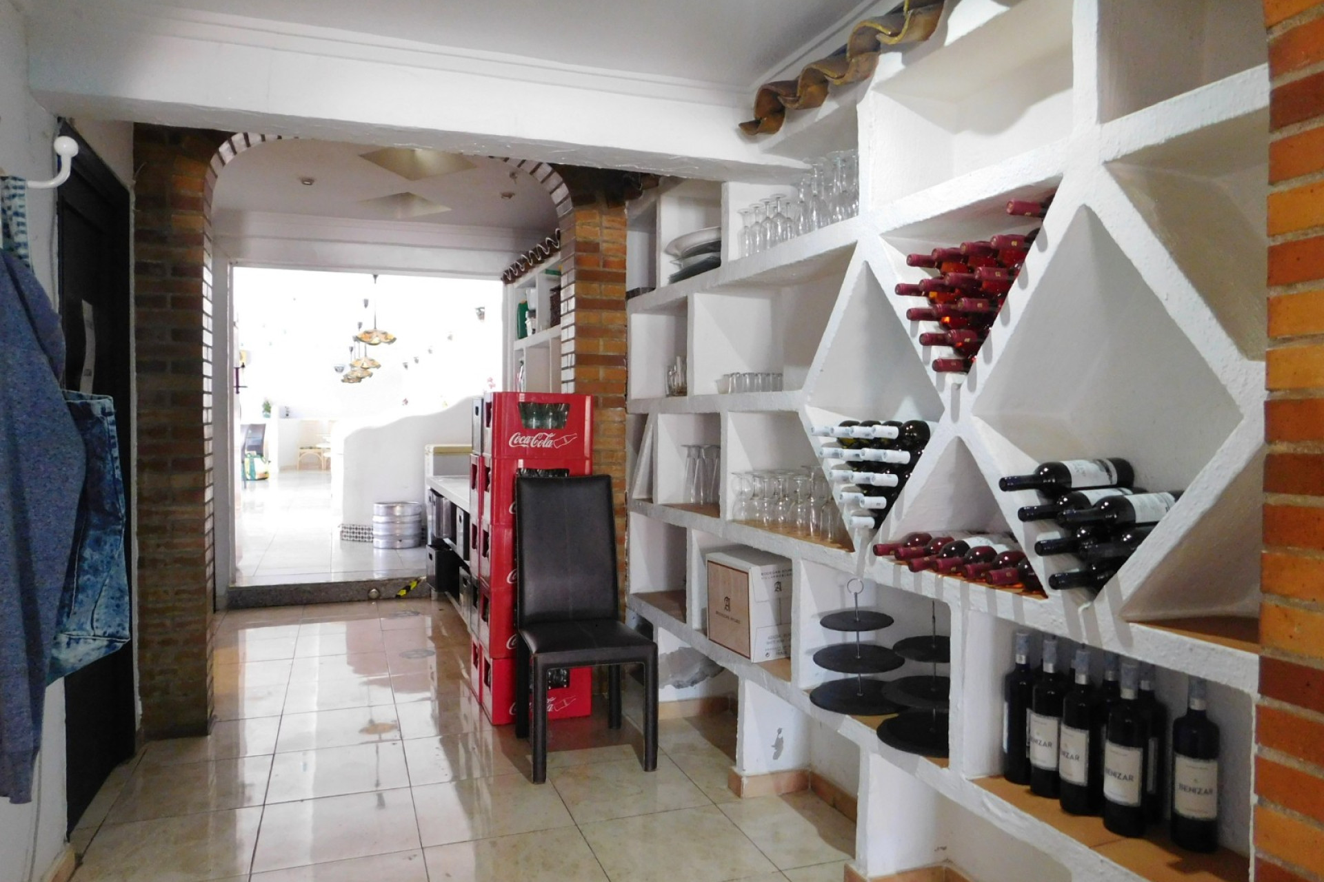 Resale - Commercial Unit - Los Montesinos