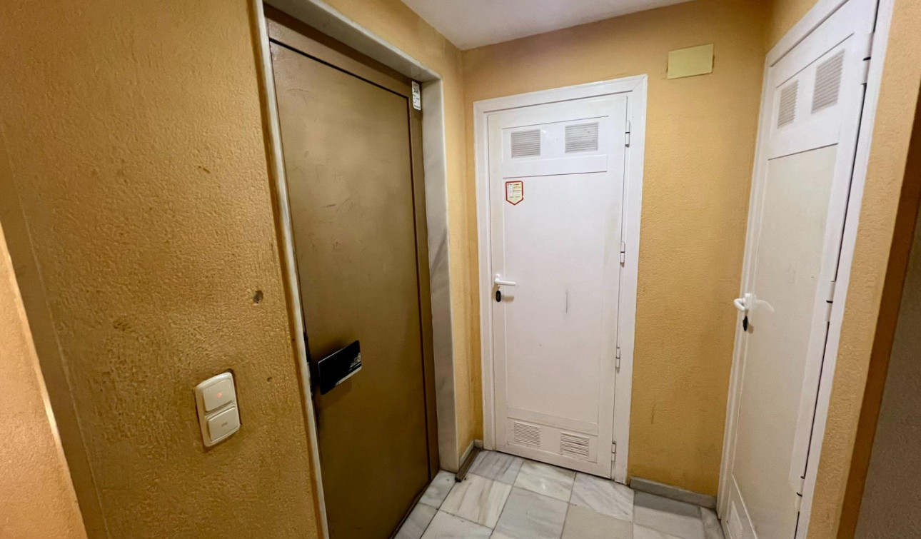Resale - Commercial Unit - Orihuela - Zona Centro