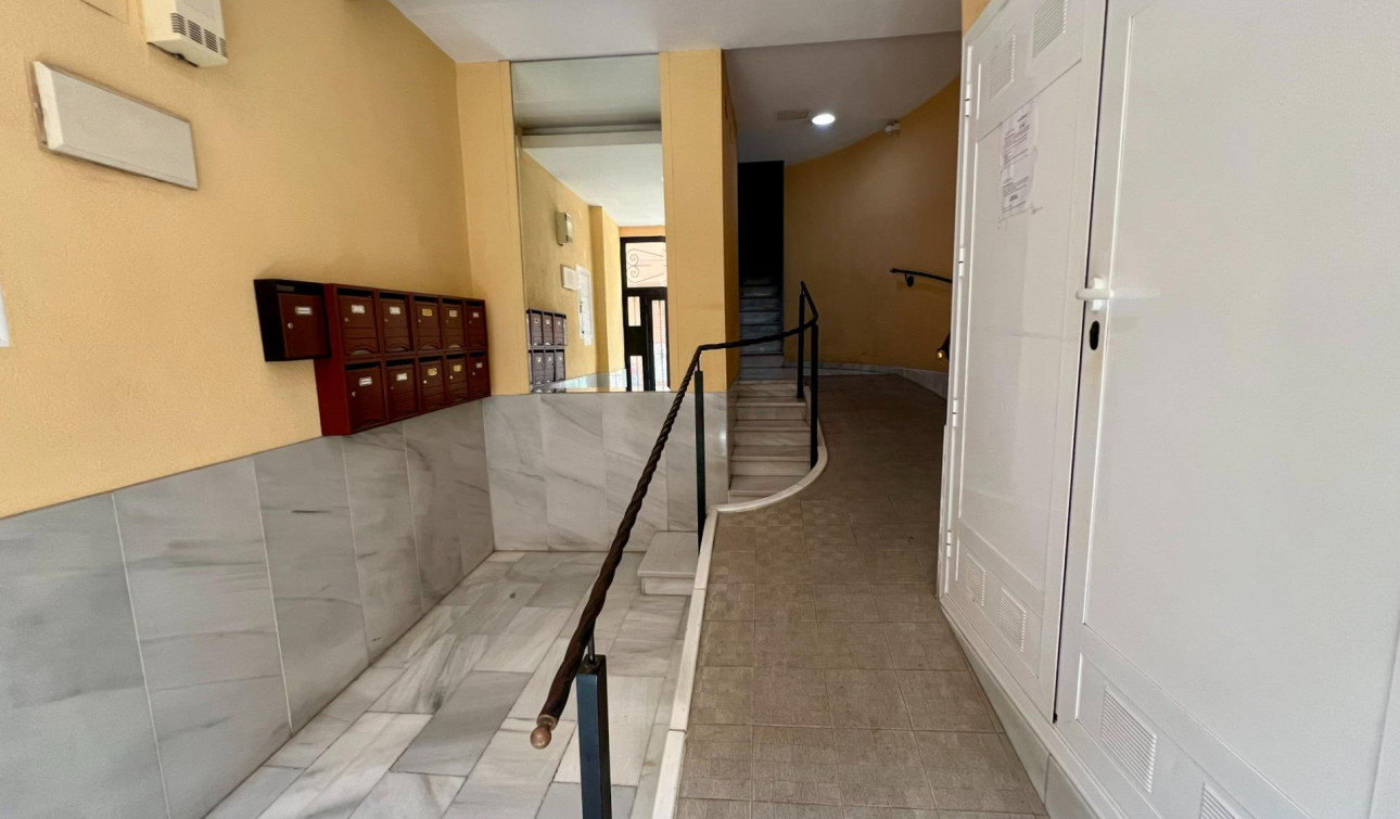 Resale - Commercial Unit - Orihuela - Zona Centro