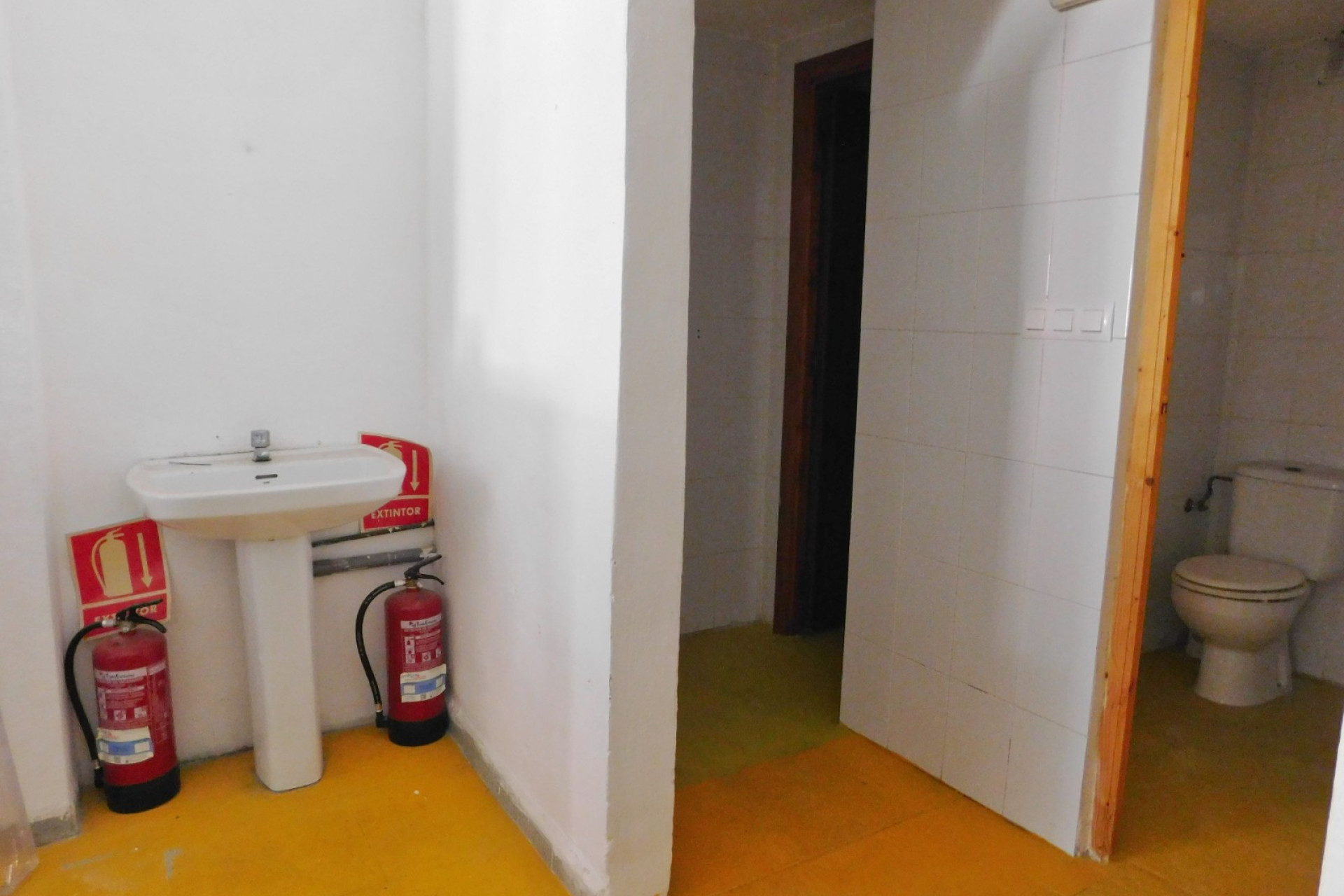 Resale - Commercial Unit - San Miguel de Salinas