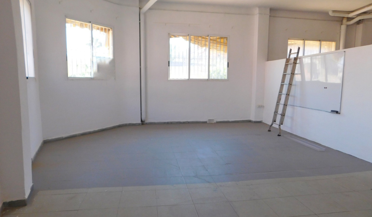 Resale - Commercial Unit - San Miguel de Salinas