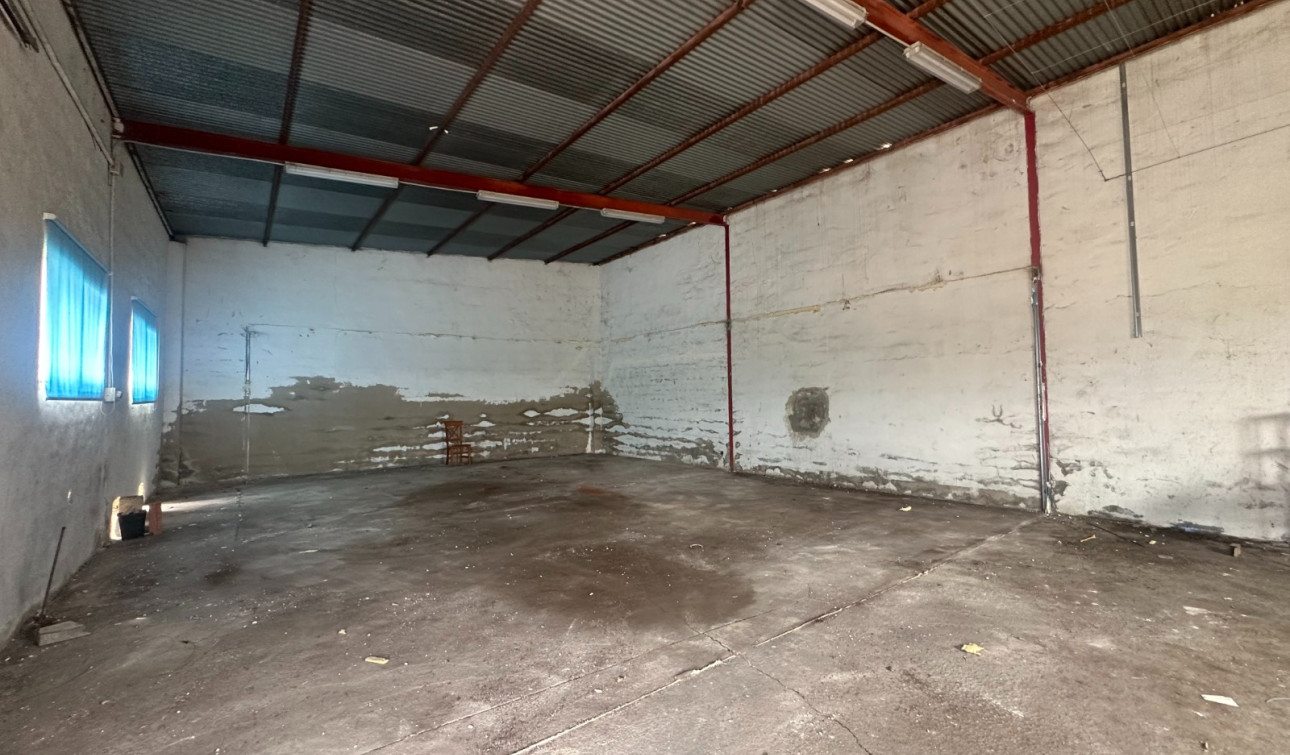 Resale - Commercial Unit - Torremendo