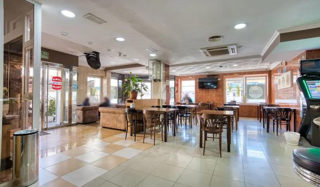 Resale - Commercial Unit - Torrevieja - Centro