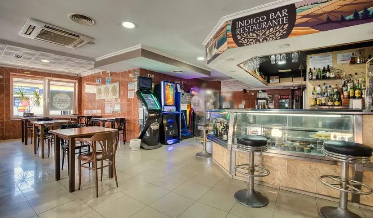 Resale - Commercial Unit - Torrevieja - Centro