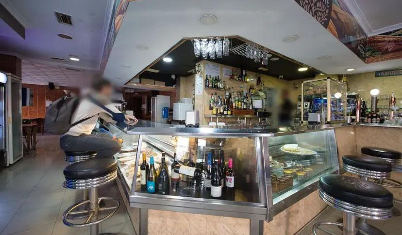 Resale - Commercial Unit - Torrevieja - Centro