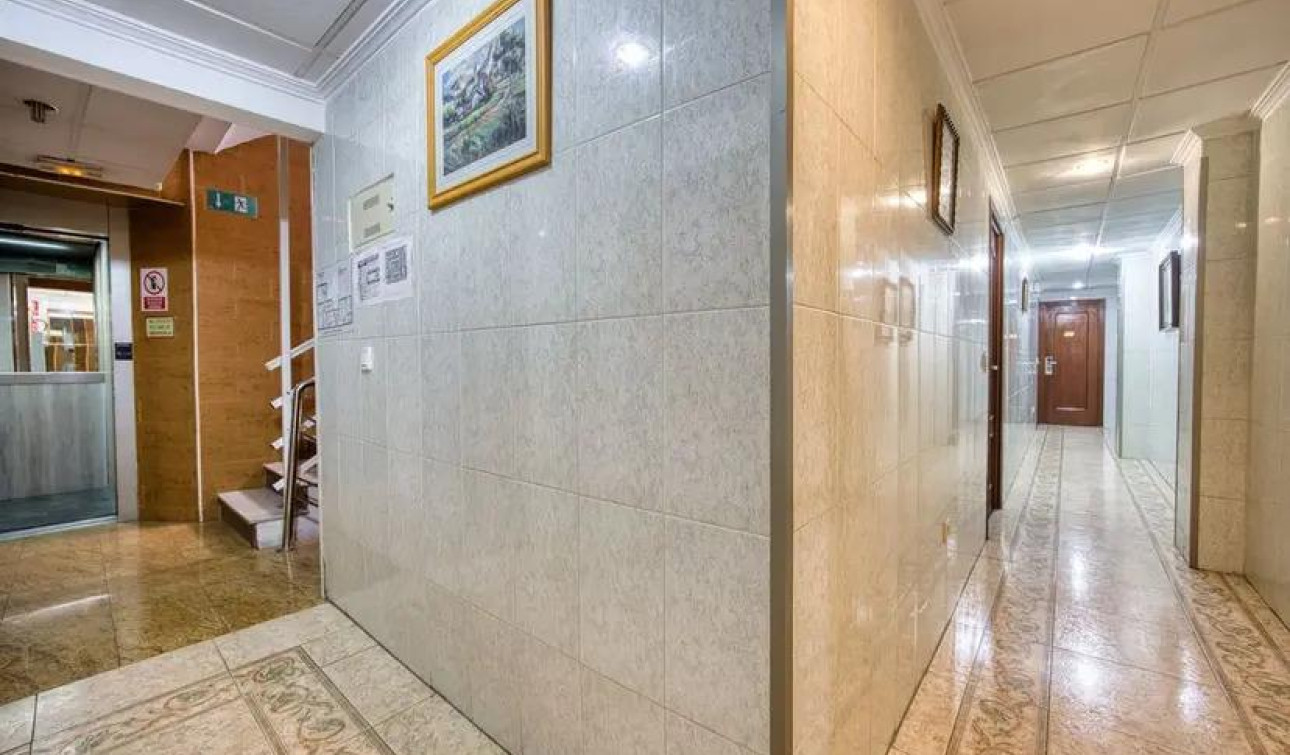 Resale - Commercial Unit - Torrevieja - Centro