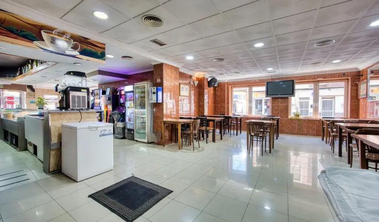 Resale - Commercial Unit - Torrevieja - Centro