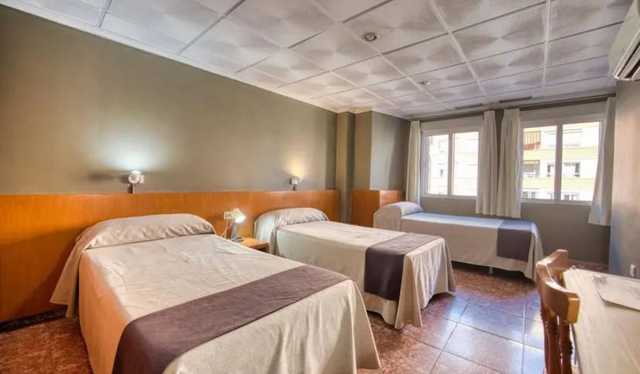 Resale - Commercial Unit - Torrevieja - Centro