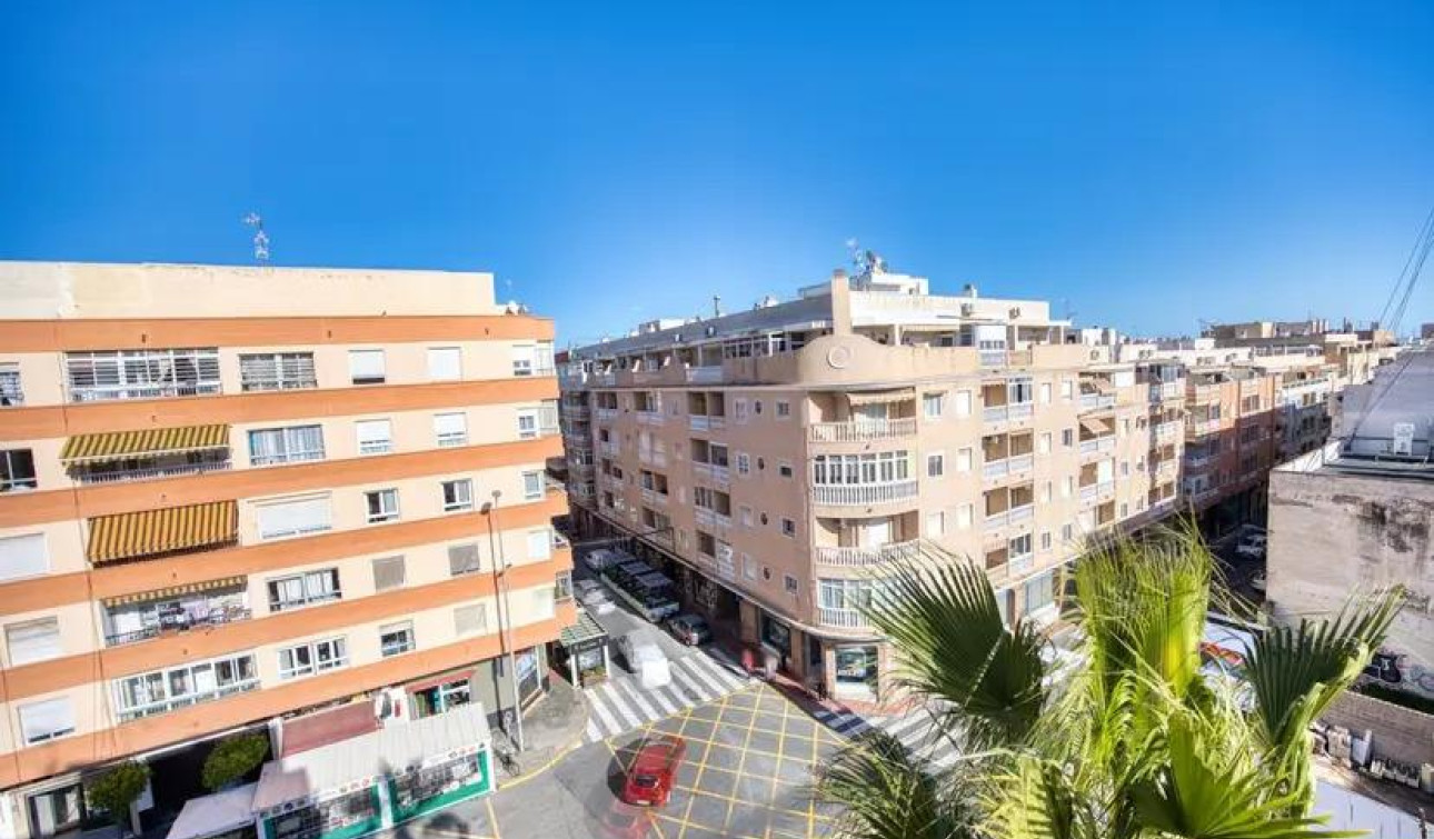 Resale - Commercial Unit - Torrevieja - Centro