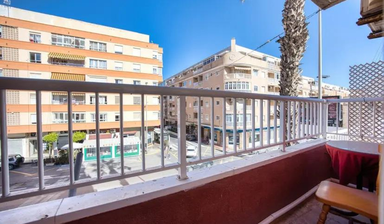 Resale - Commercial Unit - Torrevieja - Centro
