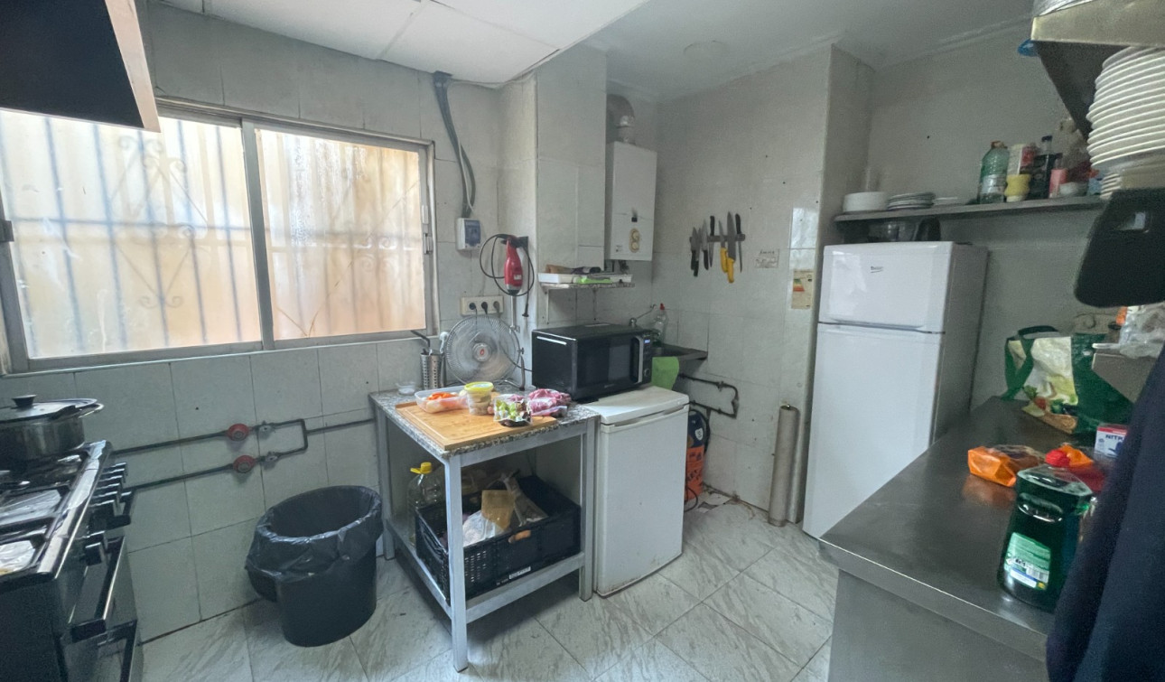 Resale - Commercial Unit - Torrevieja - Comunidad Valenciana