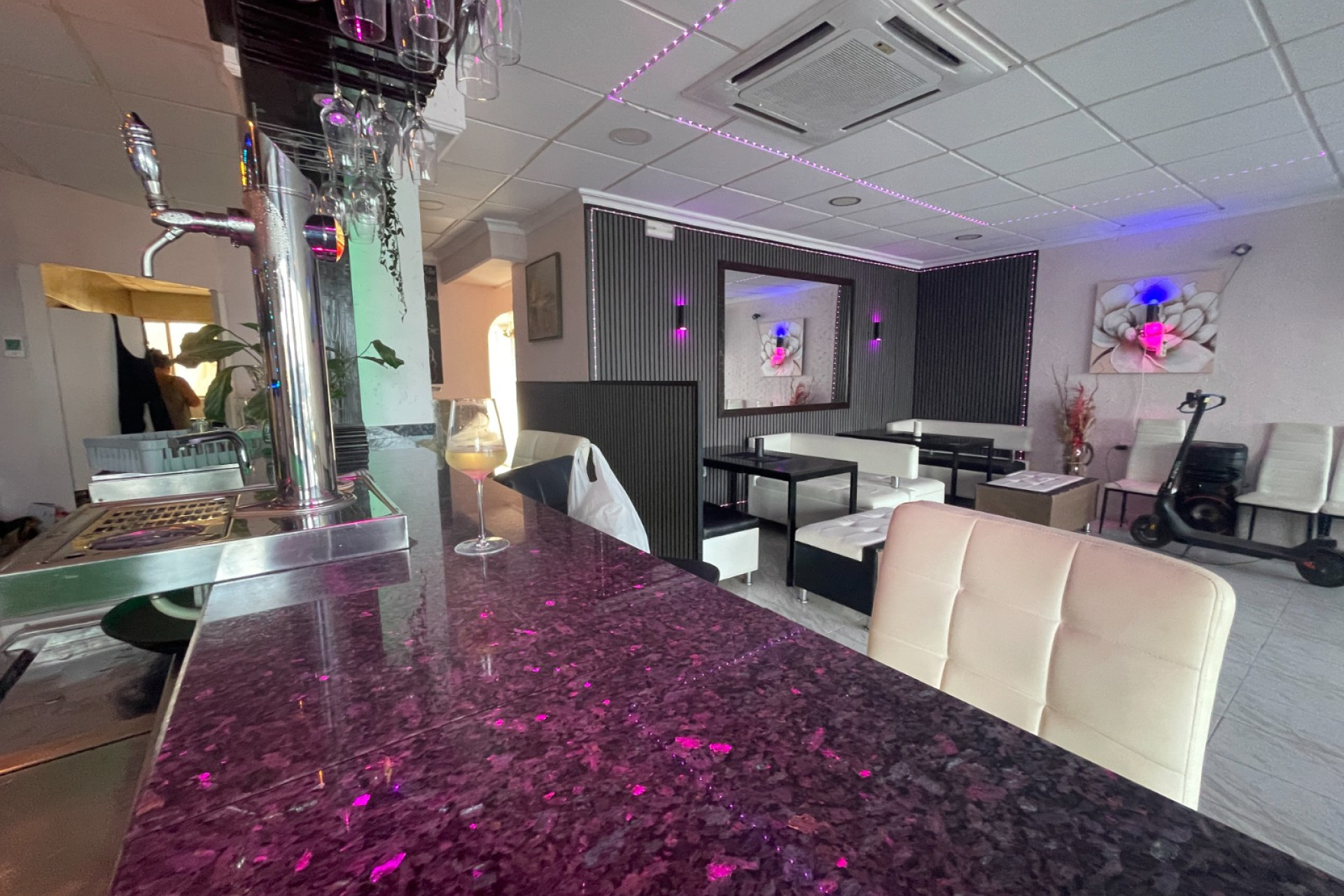 Resale - Commercial Unit - Torrevieja - Comunidad Valenciana