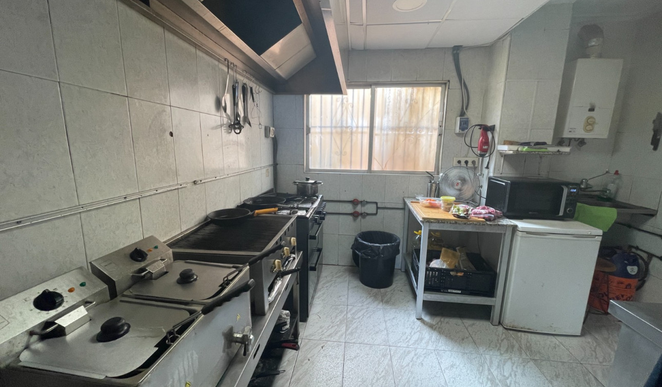 Resale - Commercial Unit - Torrevieja - Comunidad Valenciana