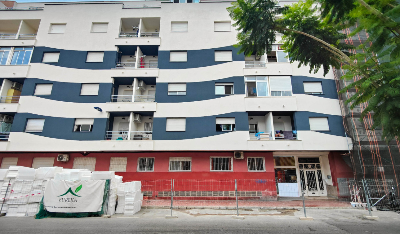 Resale - Commercial Unit - Torrevieja - El Acequión - Los Náufragos