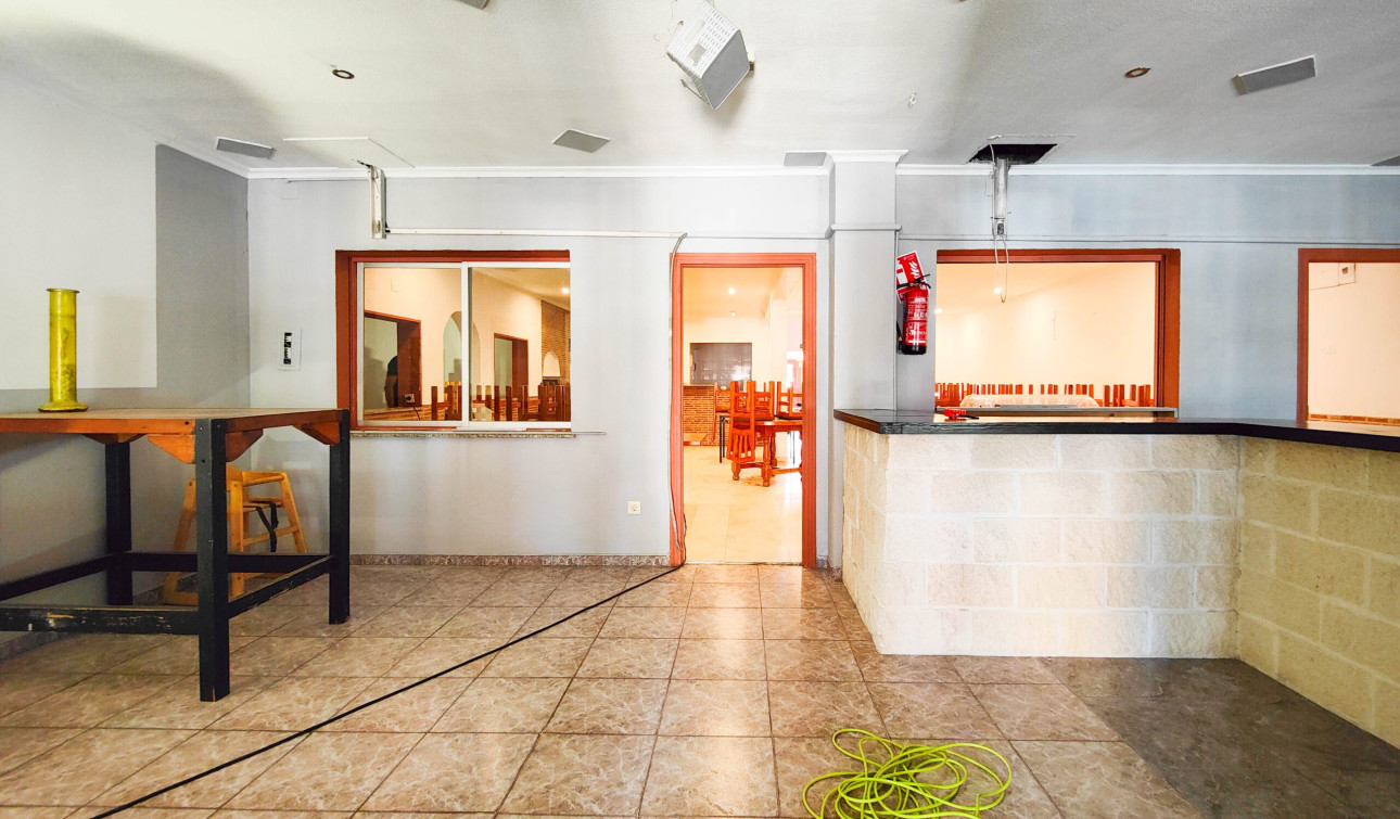 Resale - Commercial Unit - Torrevieja - La Siesta - El Chaparral - San Luis