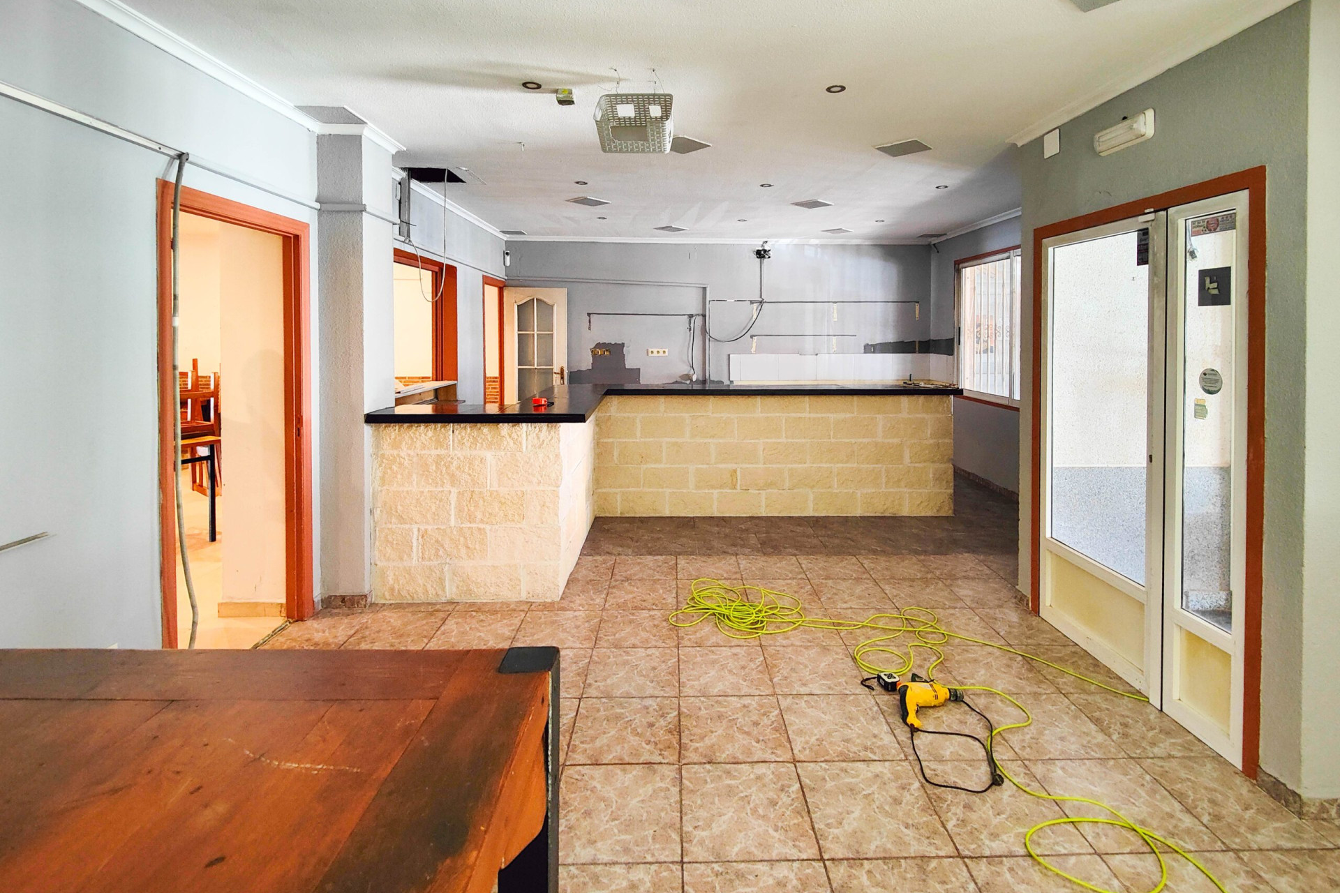 Resale - Commercial Unit - Torrevieja - La Siesta - El Salado - Torreta
