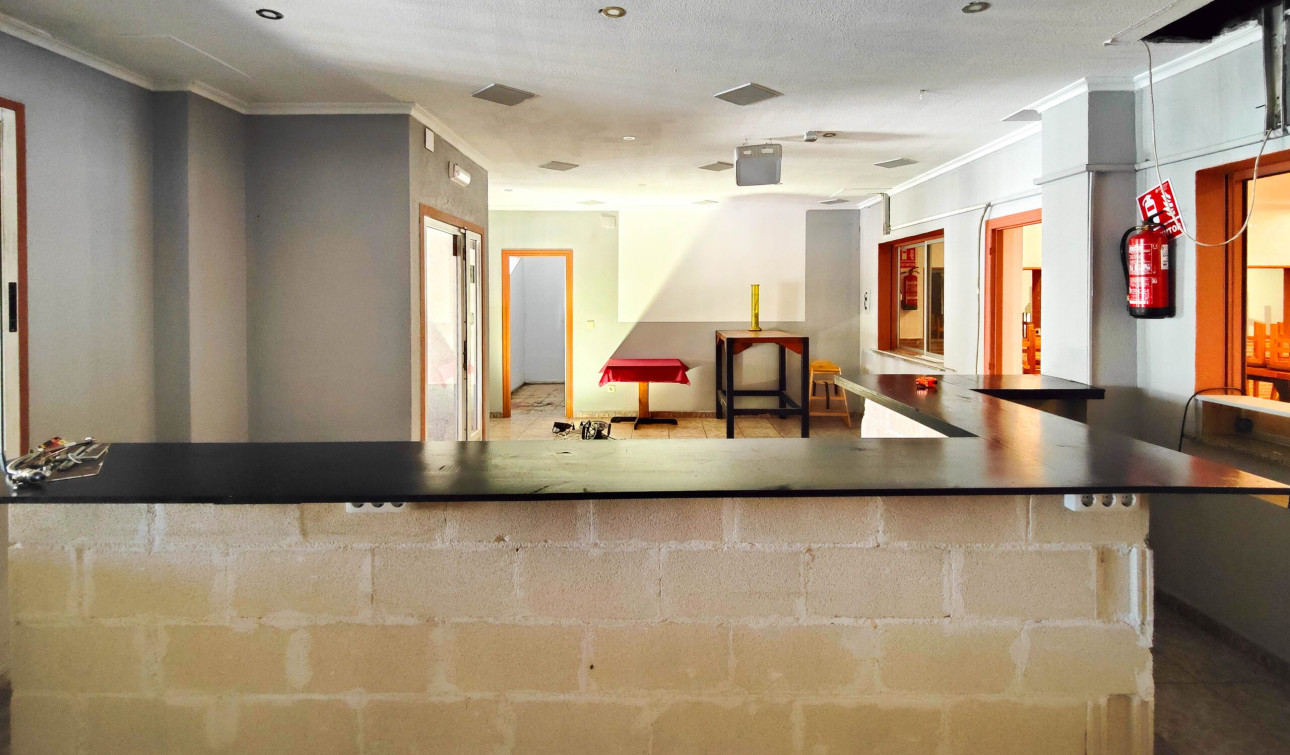 Resale - Commercial Unit - Torrevieja - La Siesta - El Salado - Torreta