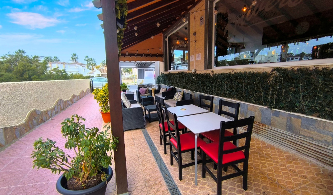 Resale - Commercial Unit - Villamartín