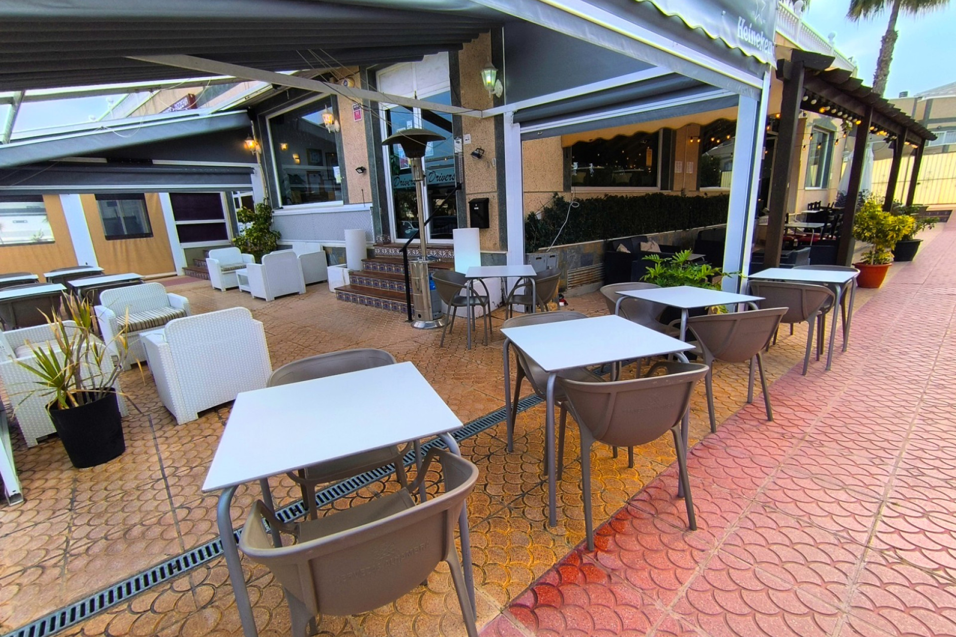 Resale - Commercial Unit - Villamartín