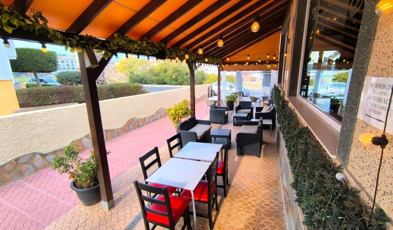 Resale - Commercial Unit - Villamartín