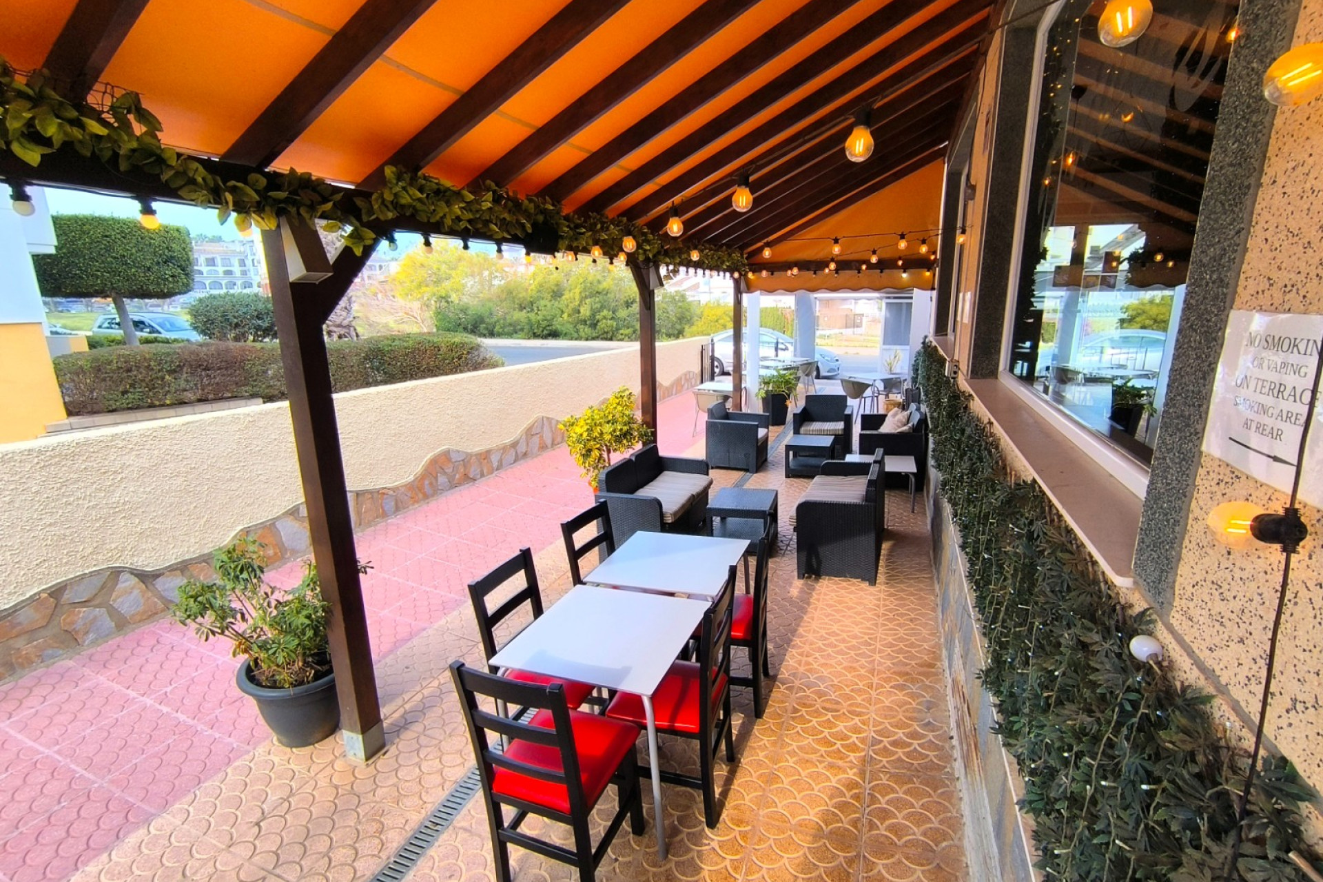 Resale - Commercial Unit - Villamartín