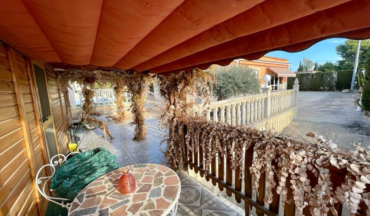 Resale - Detached Villa - Albatera