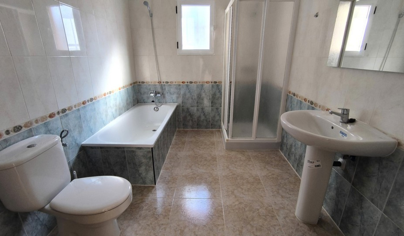 Resale - Detached Villa - Algorfa - Montemar - Saint Andrews Heights