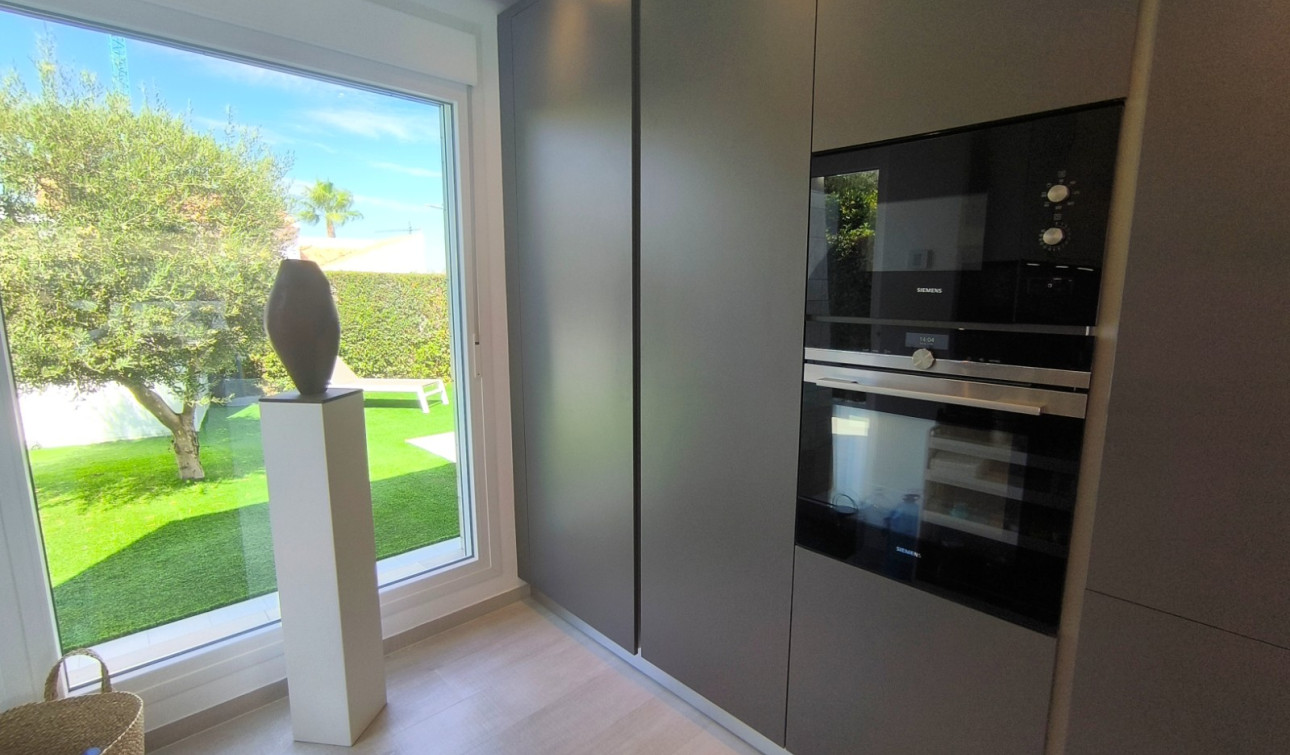 Resale - Detached Villa - Algorfa