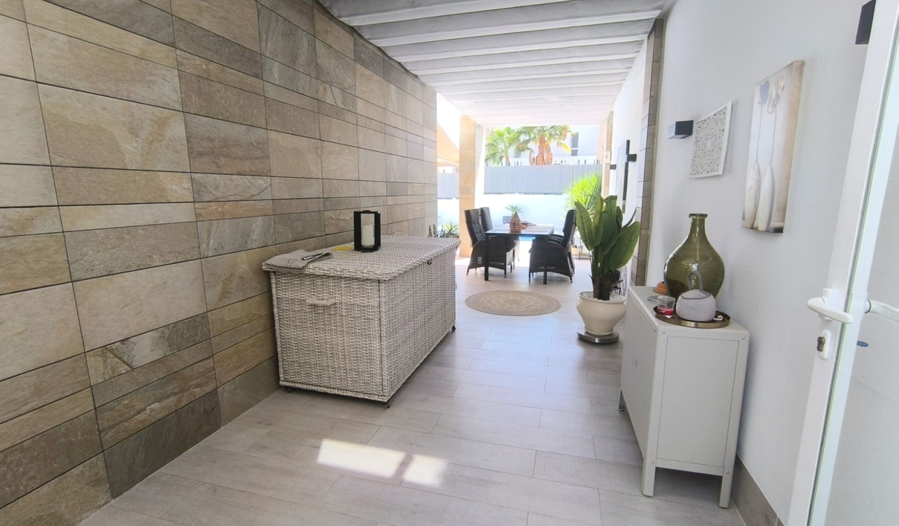 Resale - Detached Villa - Algorfa