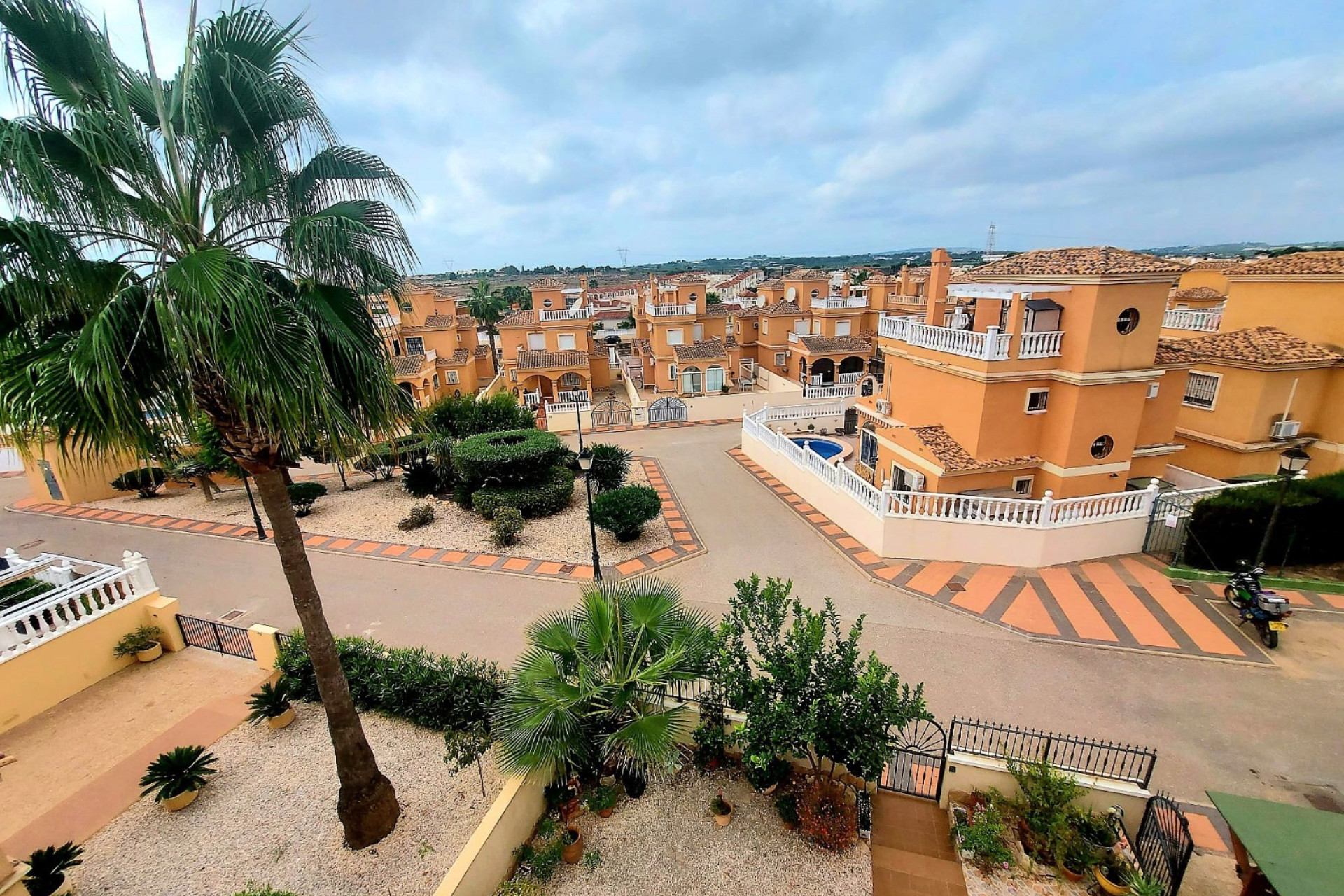 Resale - Detached Villa - Algorfa