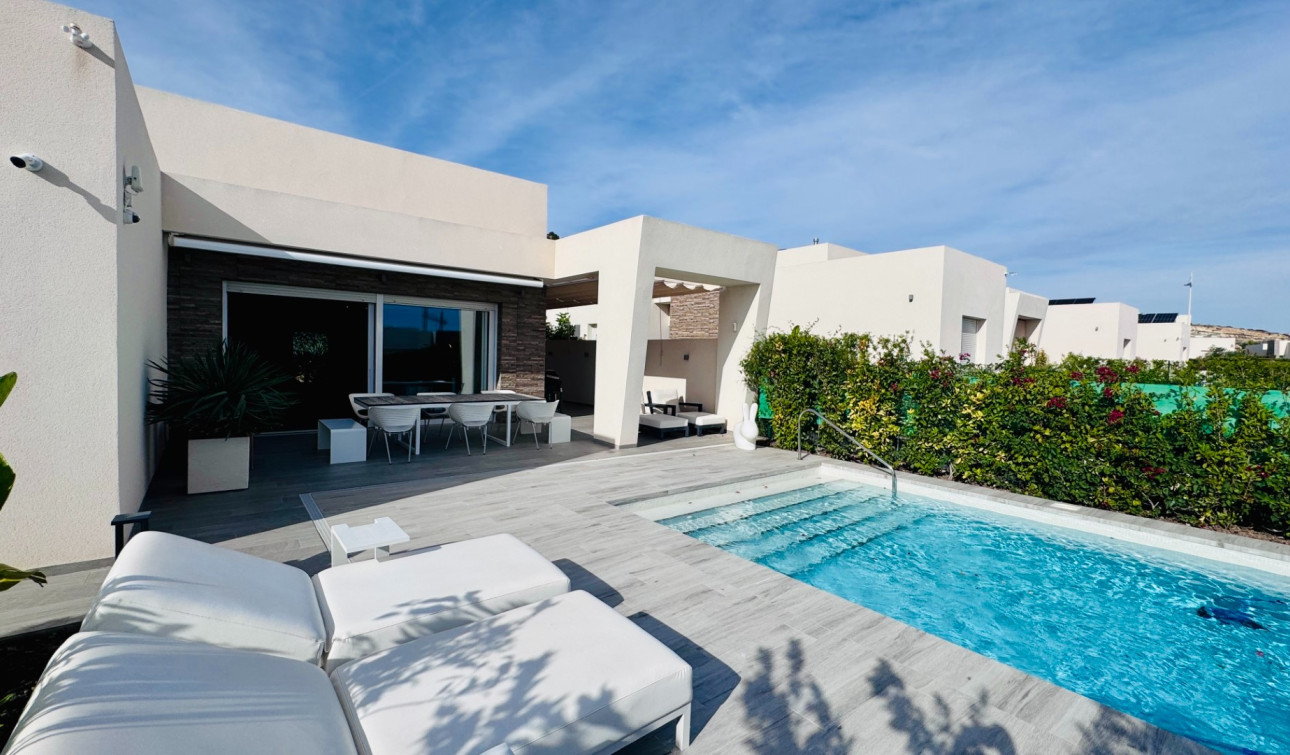 Resale - Detached Villa - Algorfa